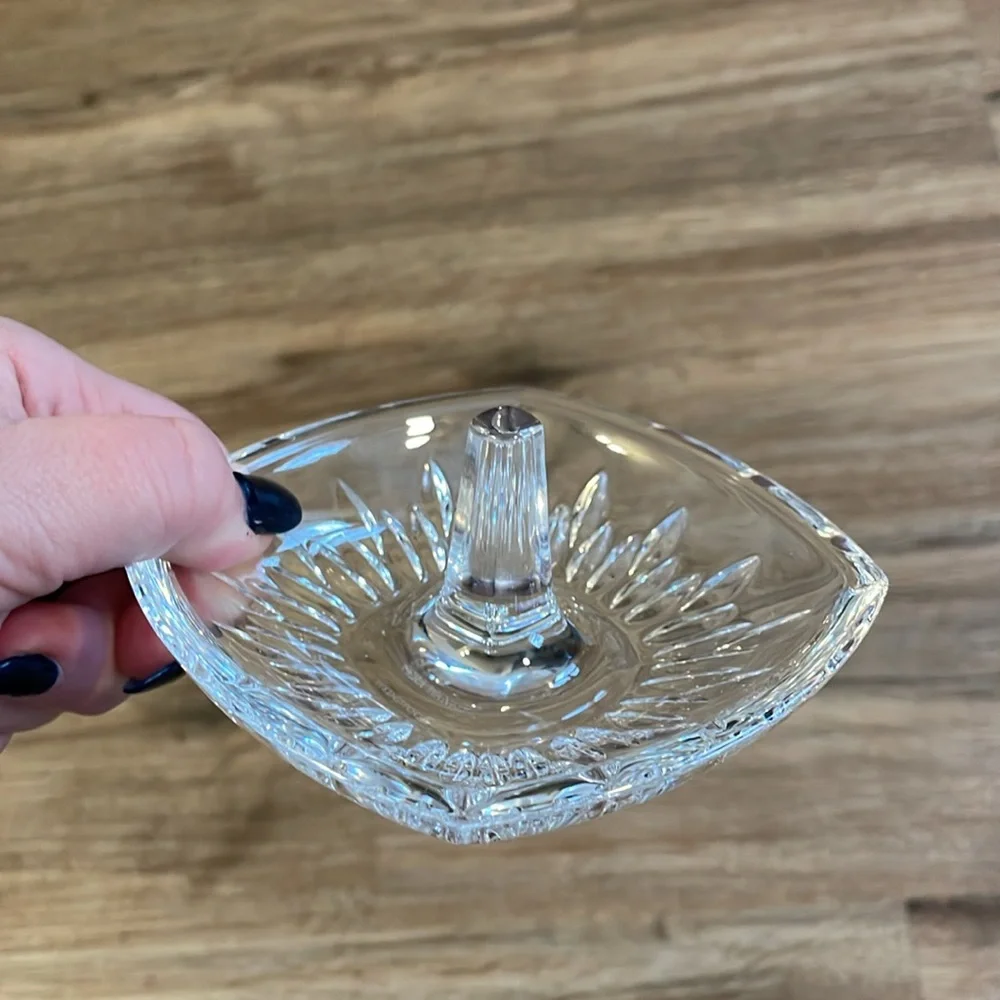 Vera Wang x Wedgwood Clear Glass Crystal Duchesse Jewelry Ring Holder